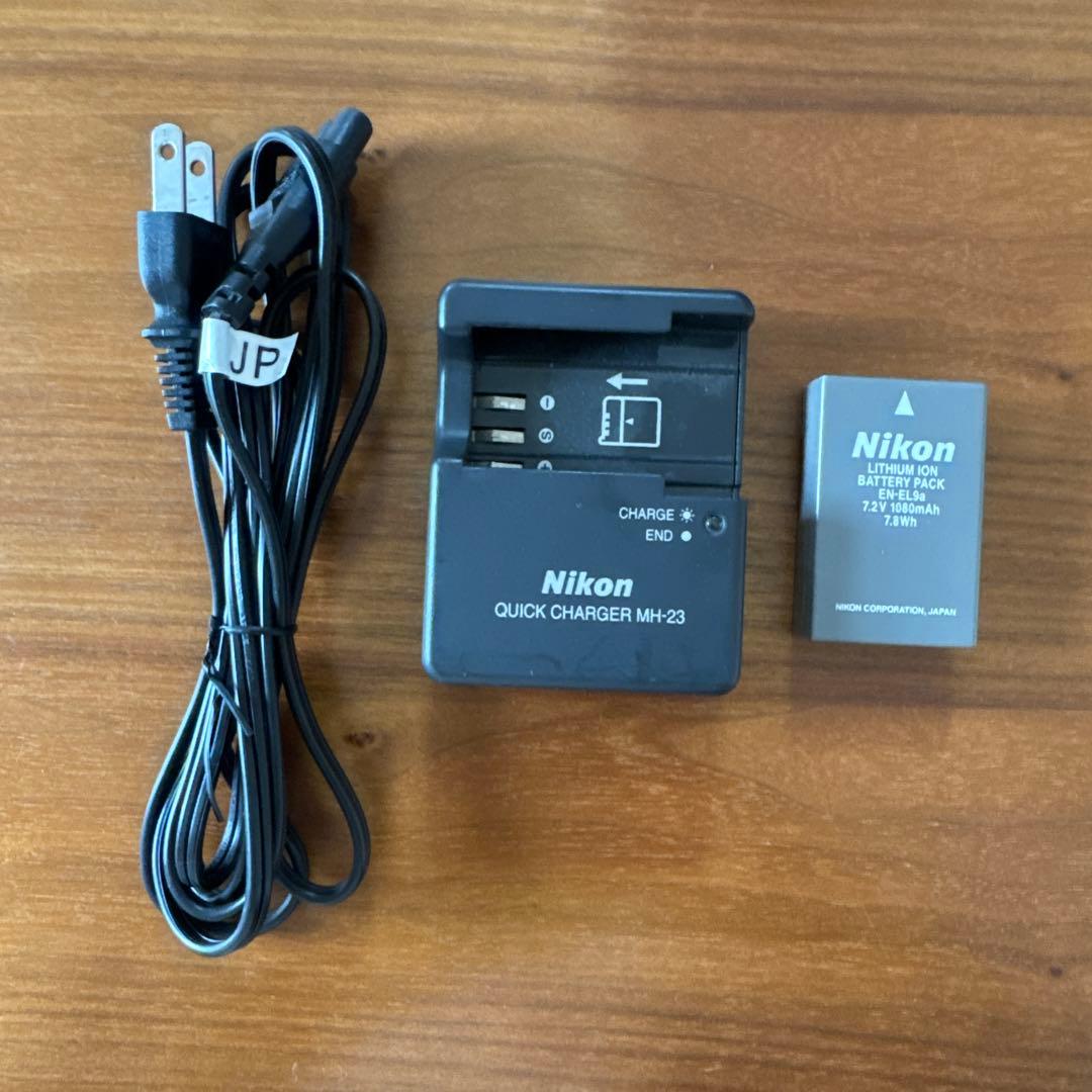 Nikon D5000 デジタル一眼レフカメラ