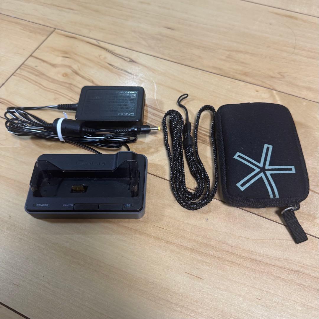 【美品】CASIO デジタルカメラ EXILIM EX-Z600 シルバー