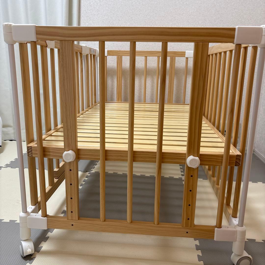 babubu. 木製ベビーベッド　キャスター付