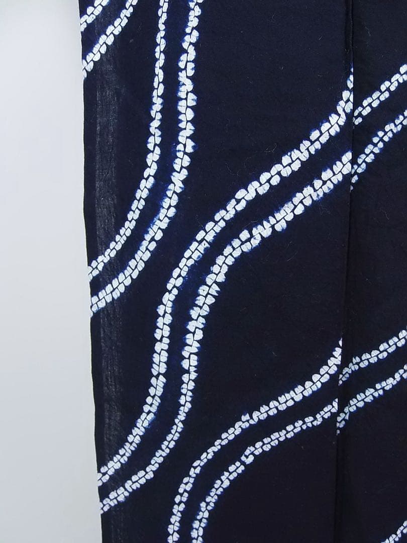 ほぼ美品 有松絞り浴衣 立涌文様　 藍染 夏にぴったりの涼やか着物