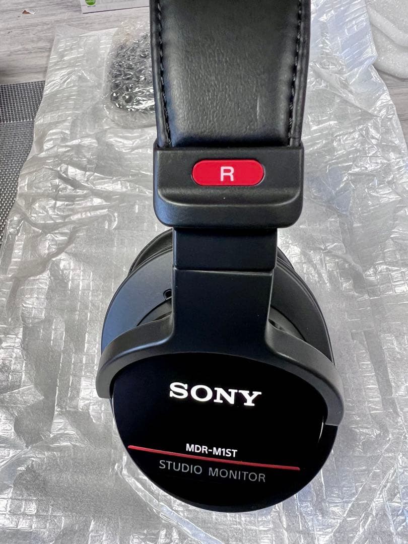 新品SONY MDR-M1ST スタジオモニター ヘッドホン　純正イヤーパッド付