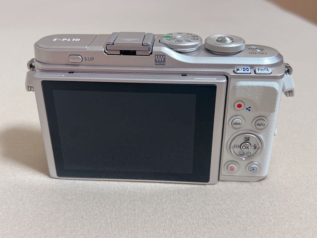 OLYMPUS PEN E-PL10 ホワイト