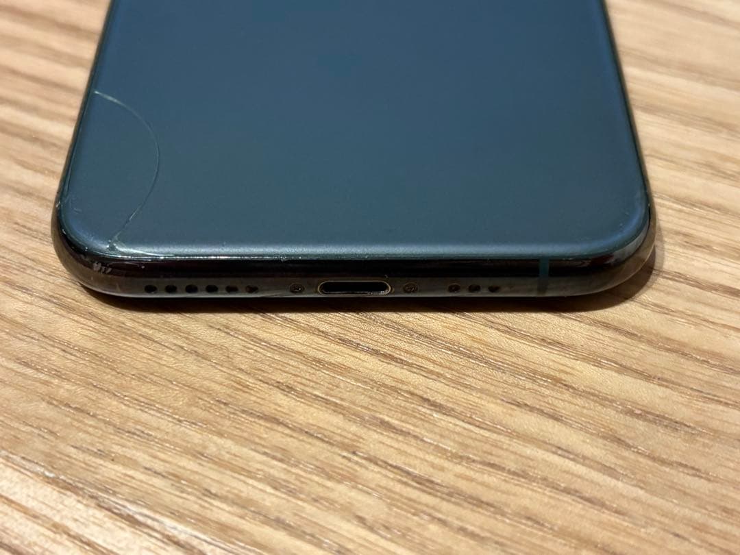 (SiMフリー)iPhone11pro 本体256GB(裏面割れあり)