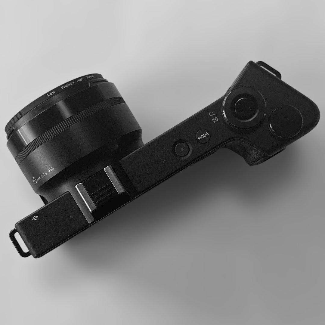 SIGMA dp2 Quattro（バッテリー2個・純正フード付）動作確認済み