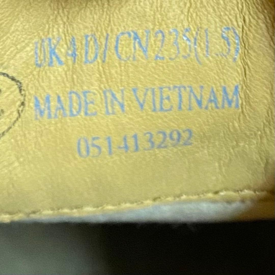 ちっち　クラークス ナタリー　ベージュ　クレープソール　レザー　モカシン