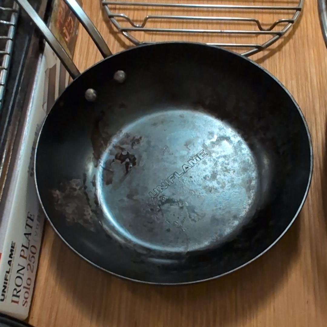 UNIFLAME ダッチオーブン8インチ、ちびパンなどセット 詳しくは写真と説明