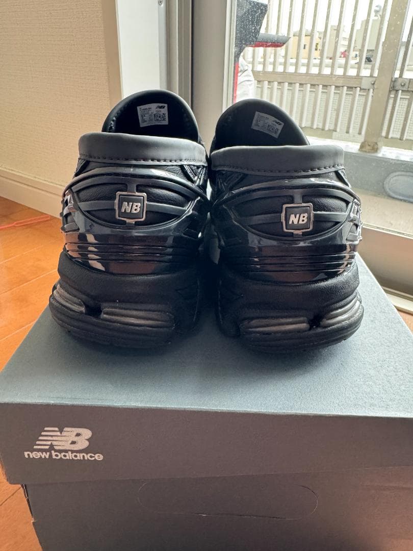 New Balance 1906L トリプルブラックローファー