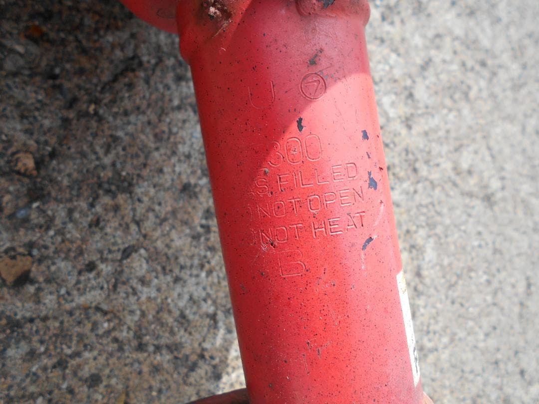 インプレッサ　ＧＤＢ　ストラット4本セット