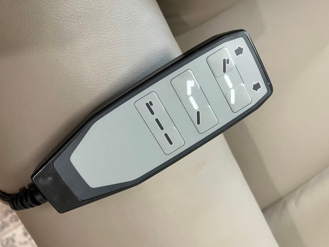 セブンビューティー　電動リクライニングチェア 垂直昇降