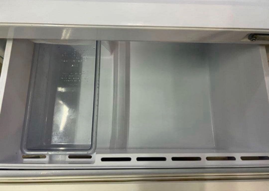 2018年製 272L AQUA 3ドア冷蔵庫 AQR-27G2