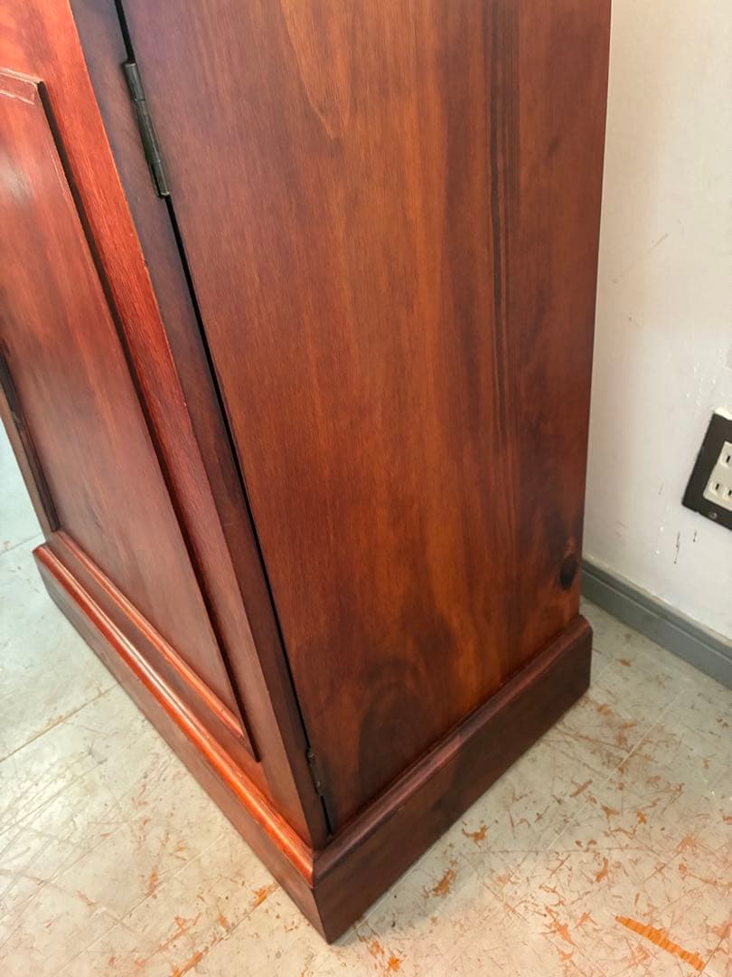 イギリス製　Pier One ヴィンテージキャビネット　オーク材