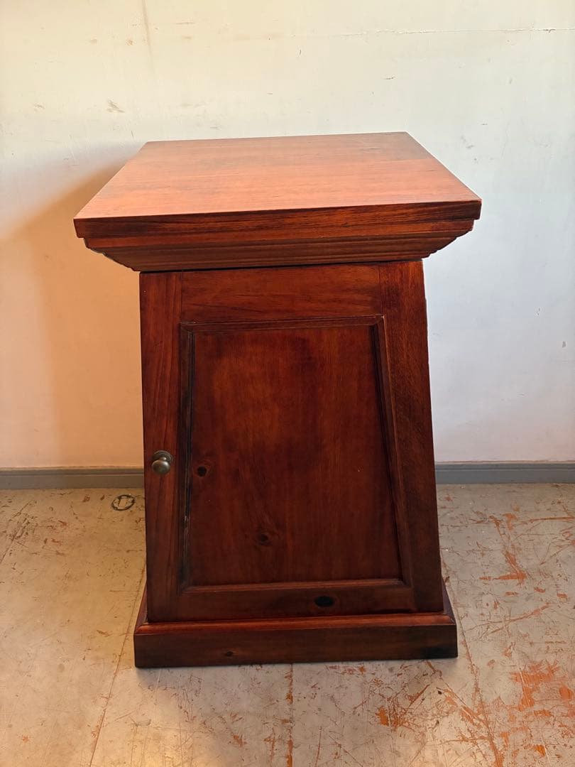 イギリス製　Pier One ヴィンテージキャビネット　オーク材