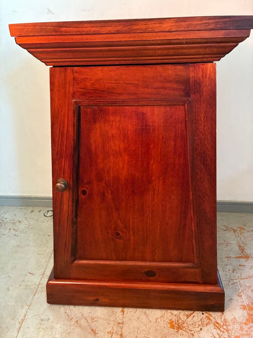 イギリス製　Pier One ヴィンテージキャビネット　オーク材