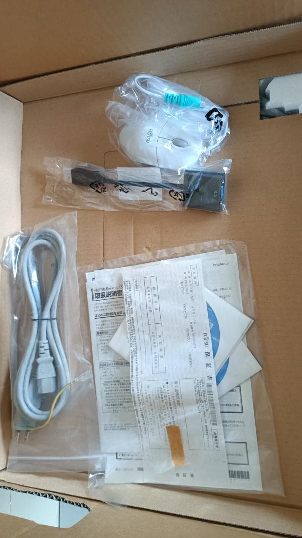 中古新品 富士通 ESPRIMO D587/S 六世代Core i5 DDR4