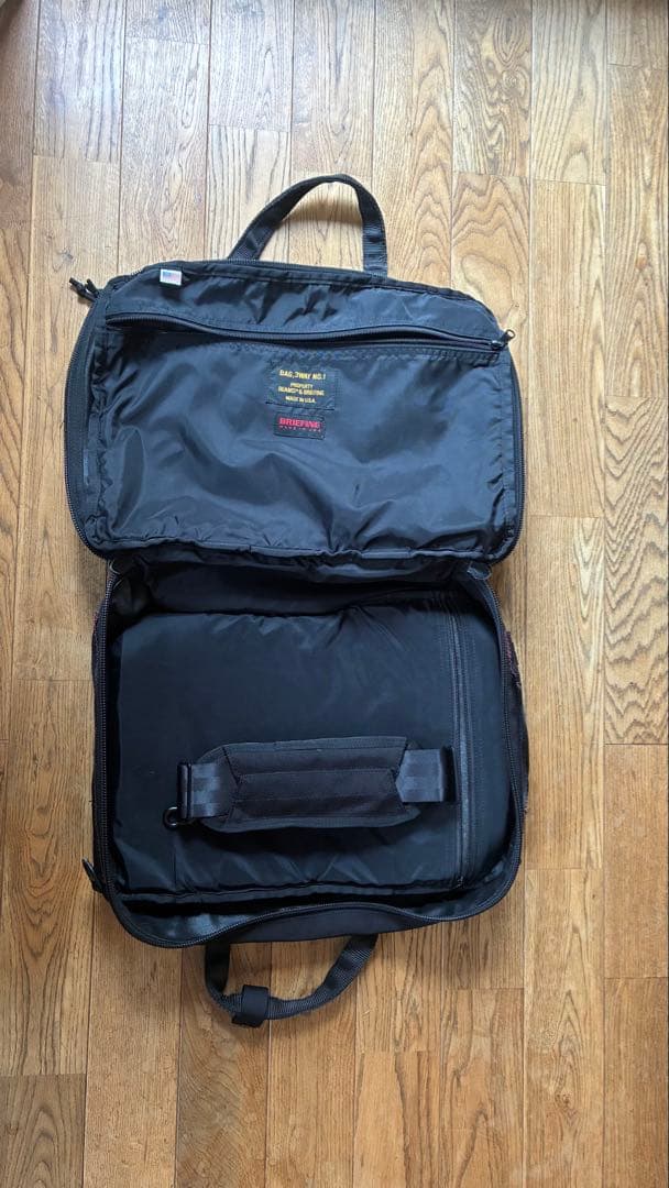 【モモ2017】ブラックビジネスバッグ 仕切り付き