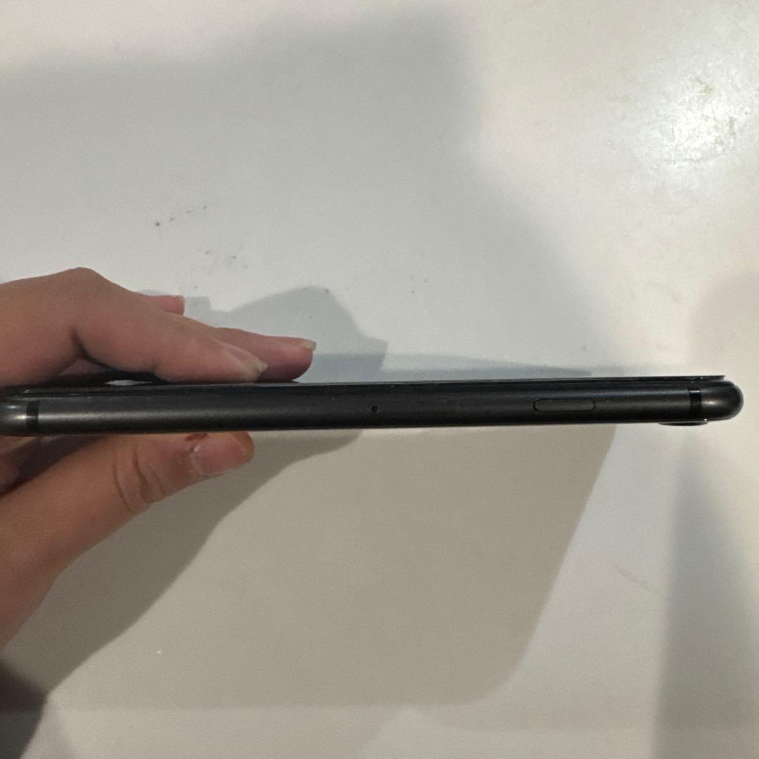 iPhone8 バッテリー100% 本体 保護フィルム ケース付き