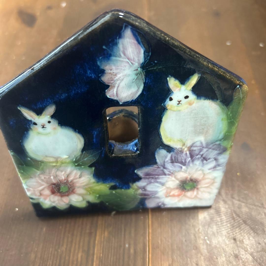 作家　陶芸作家　野村晃子　うさぎと花　飾り皿　花瓶　一輪挿し　ゆずりは工房好き
