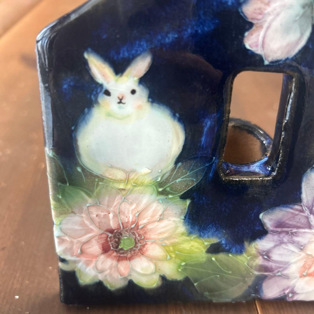 作家　陶芸作家　野村晃子　うさぎと花　飾り皿　花瓶　一輪挿し　ゆずりは工房好き