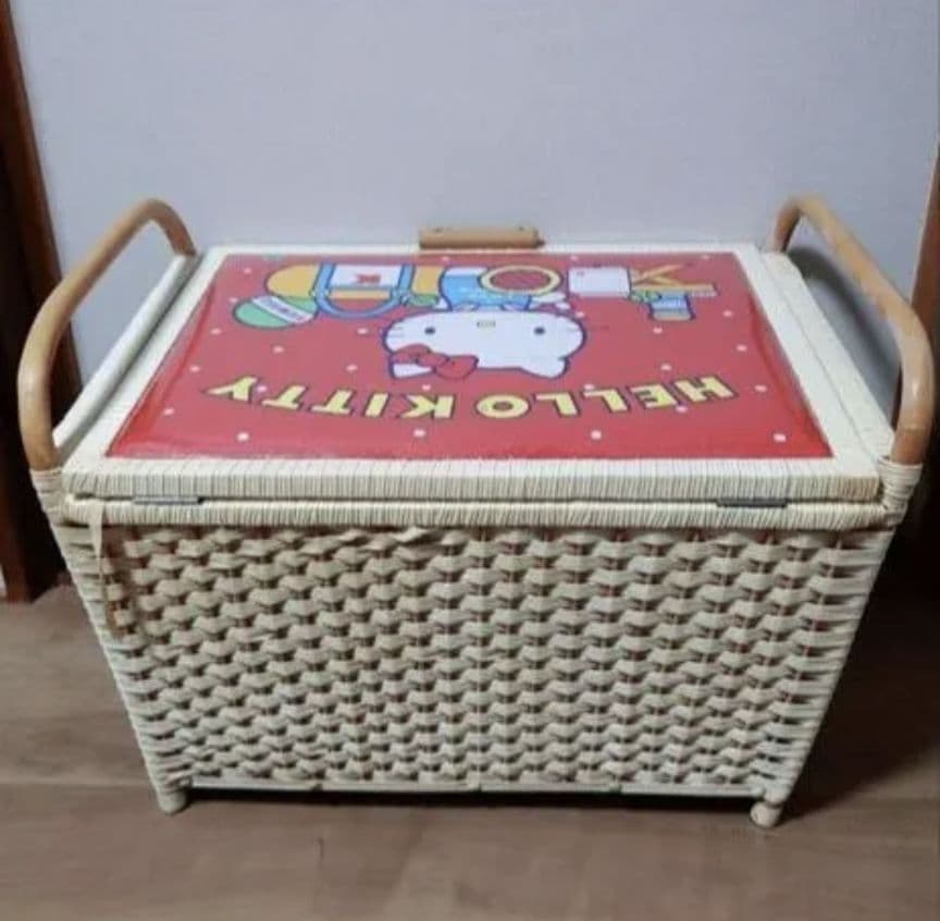 ハローキティ/サンリオ 収納ボックス 玩具箱 編みかご 昭和レトロ マット 2点