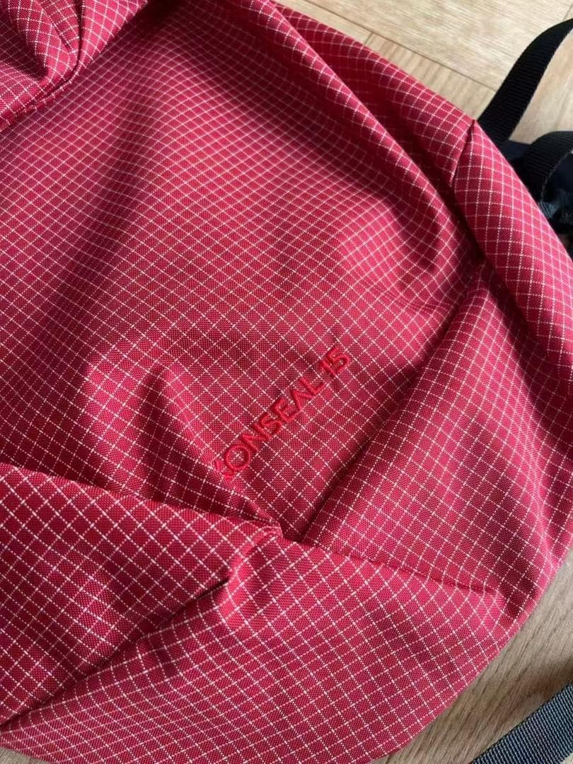 未使用 ARC'TERYX レッドチェックバックパック15L