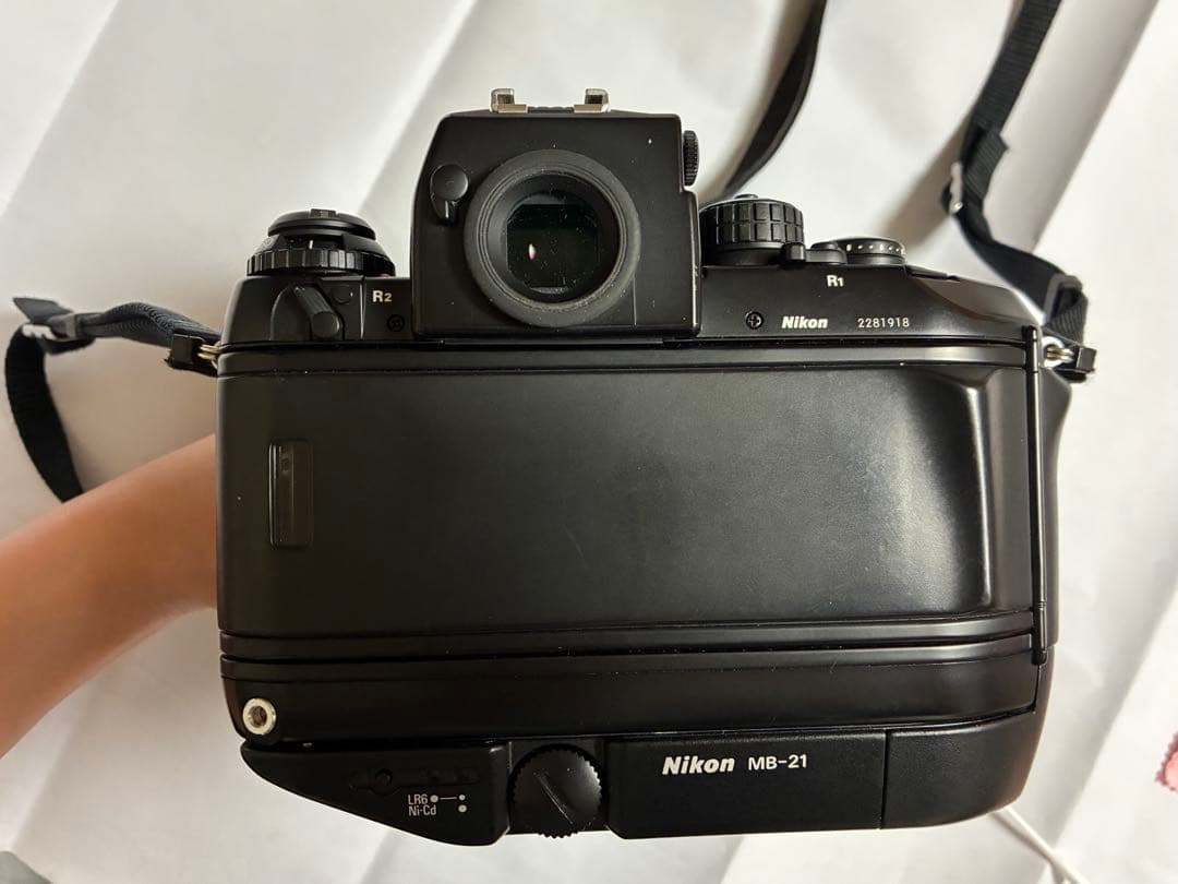 Nikon F4S 一眼レフカメラ + AF Nikkor 50mm