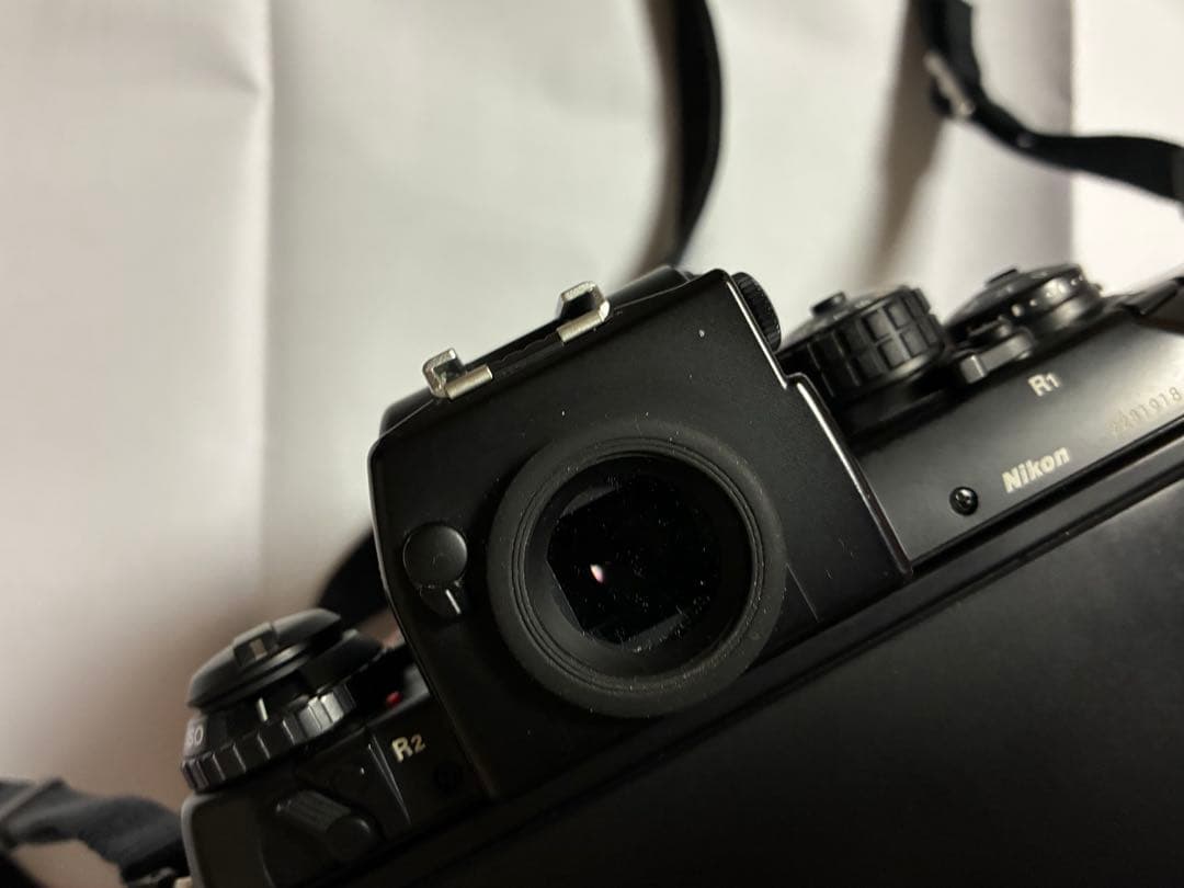 Nikon F4S 一眼レフカメラ + AF Nikkor 50mm