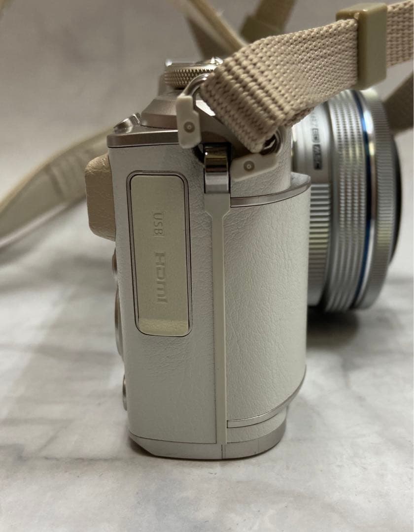 OLYMPUS PEN E-PL9 ホワイト 14-42mmレンズ付