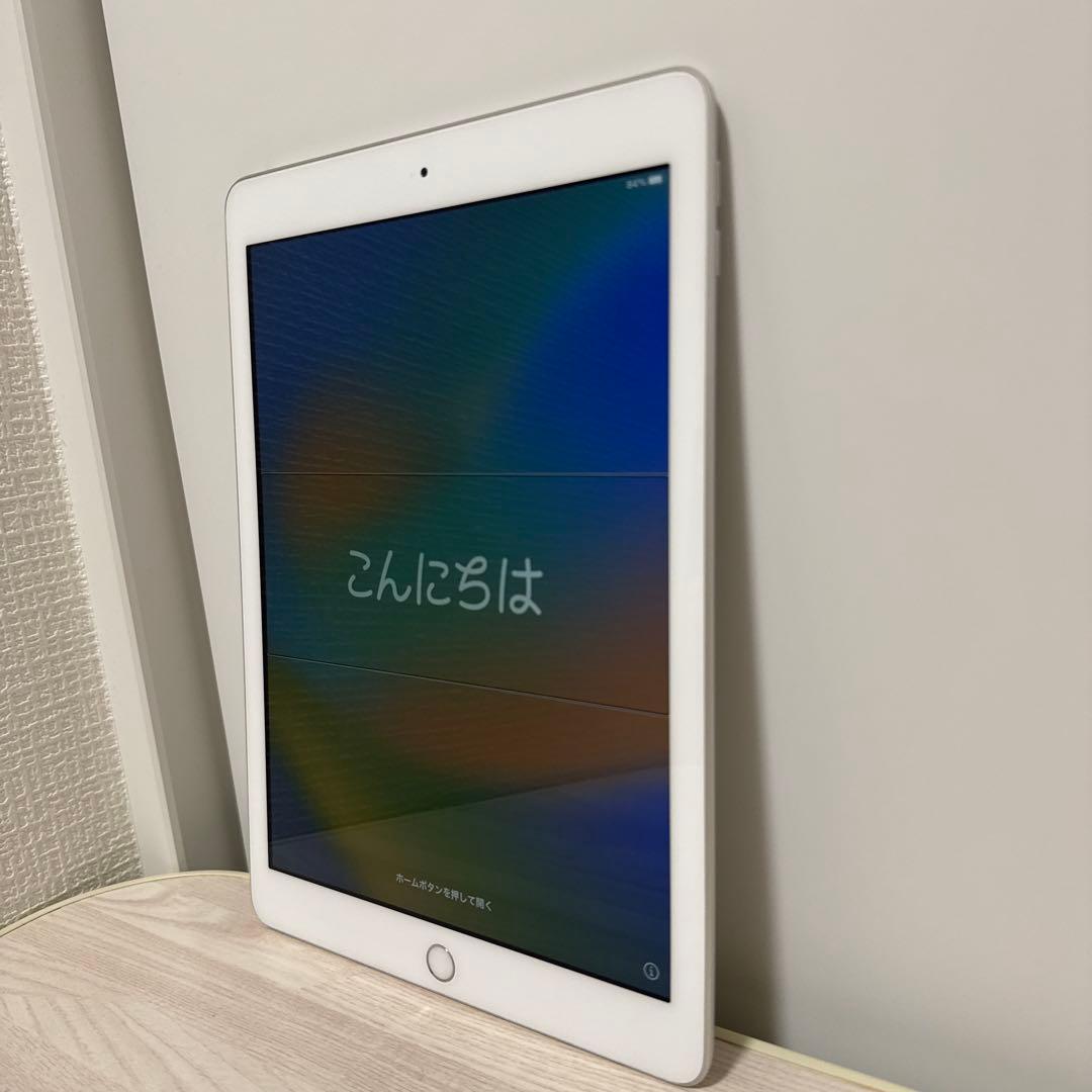 iPad 第5世代 Wi-Fiモデル 32GB シルバー
