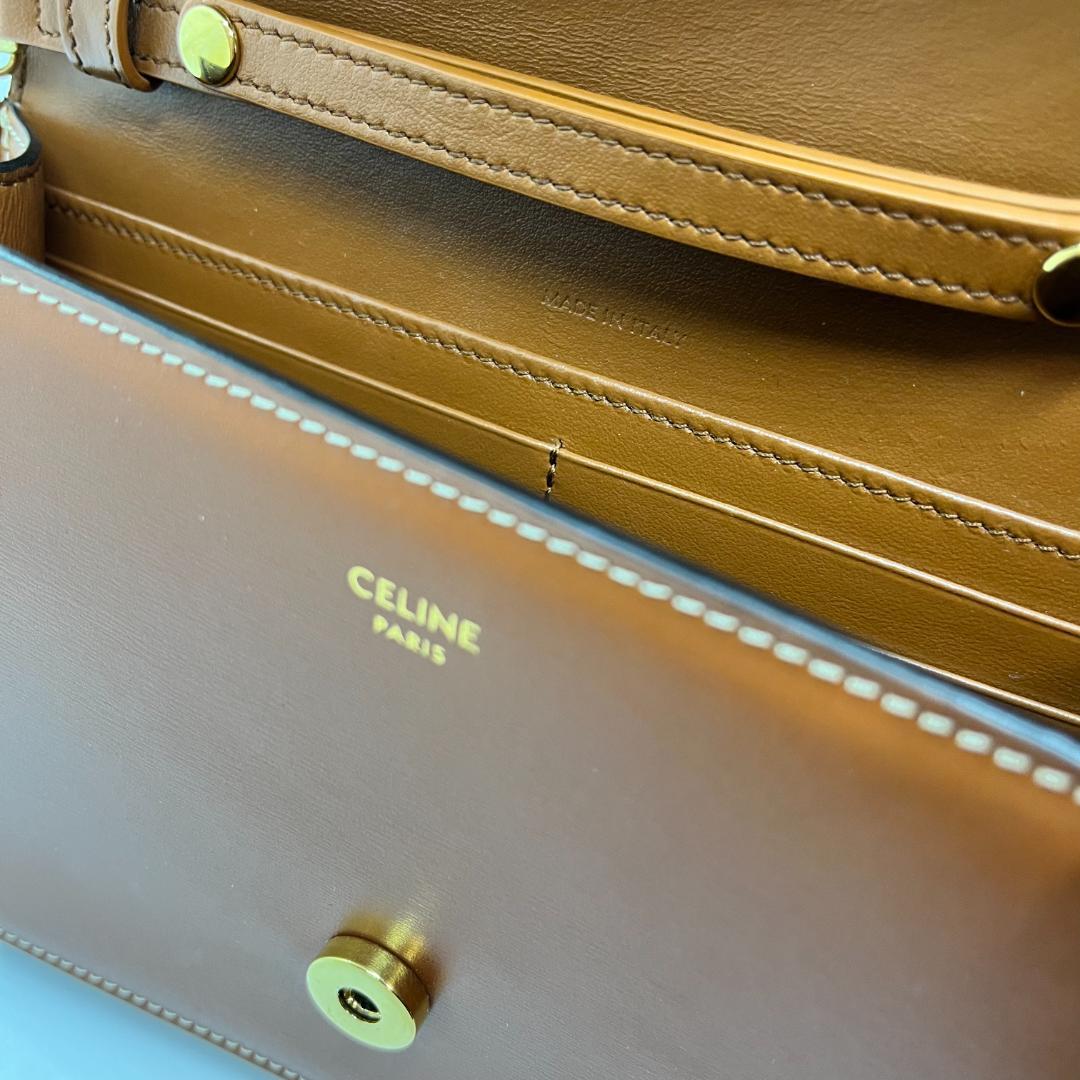 ✨極美品✨セリーヌ マーゴチェーンウォレット トリオンフ レザー ブラウン