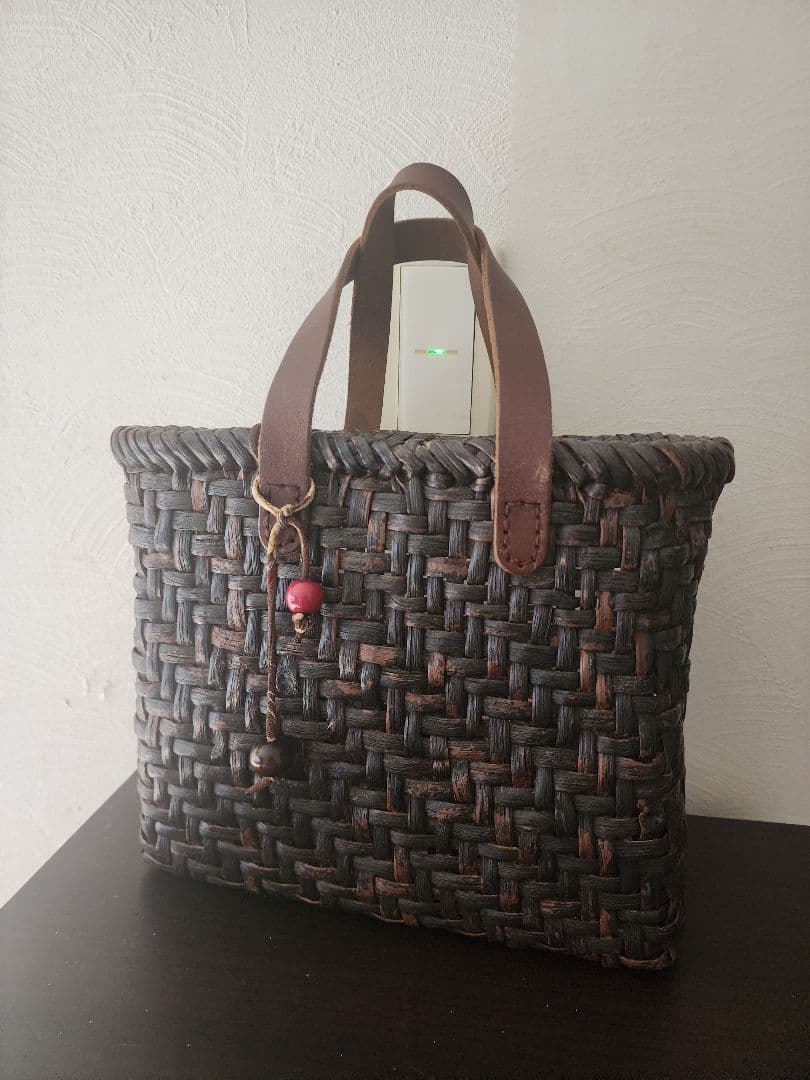 国産山葡萄　アンティークかごバッグ　手作り巾着付き　センソユニコ慈雨等