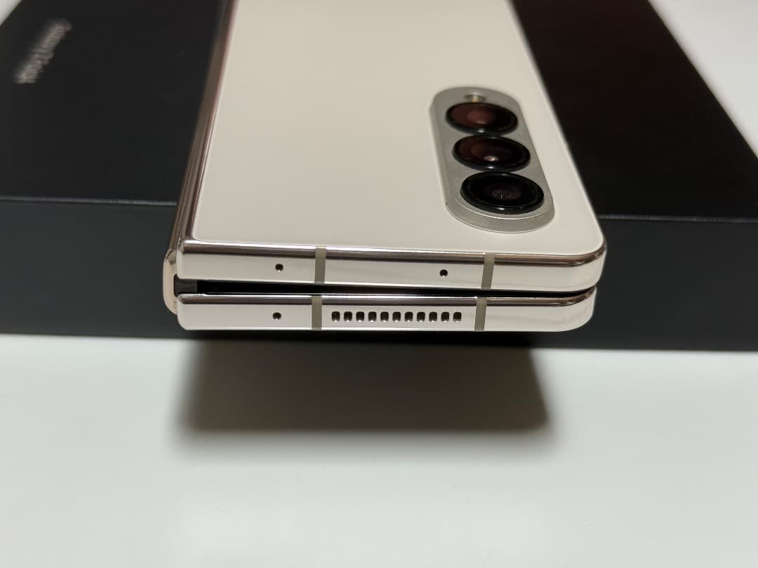 超美品 Galaxy Z Fold4 ベージュ 1TB A-51