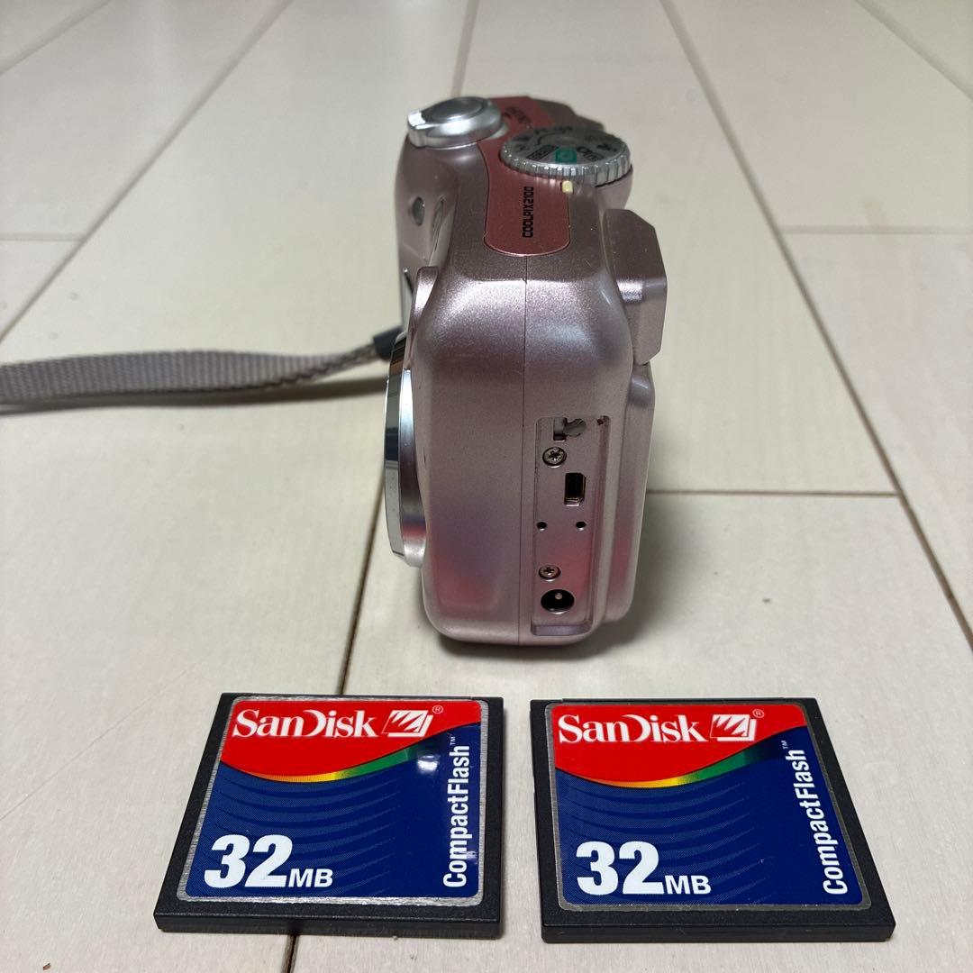 デジコンNikon COOLPIX 2100 メモリー2枚付き　完動品　送料込み