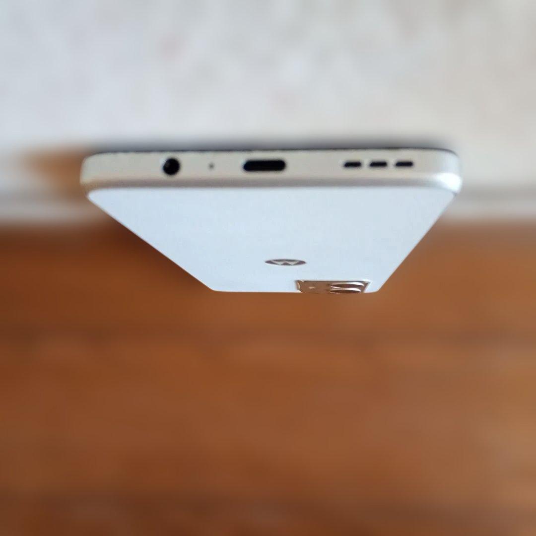 新品同様moto g 64y 5G motorola シムフリー　eシム利用可能