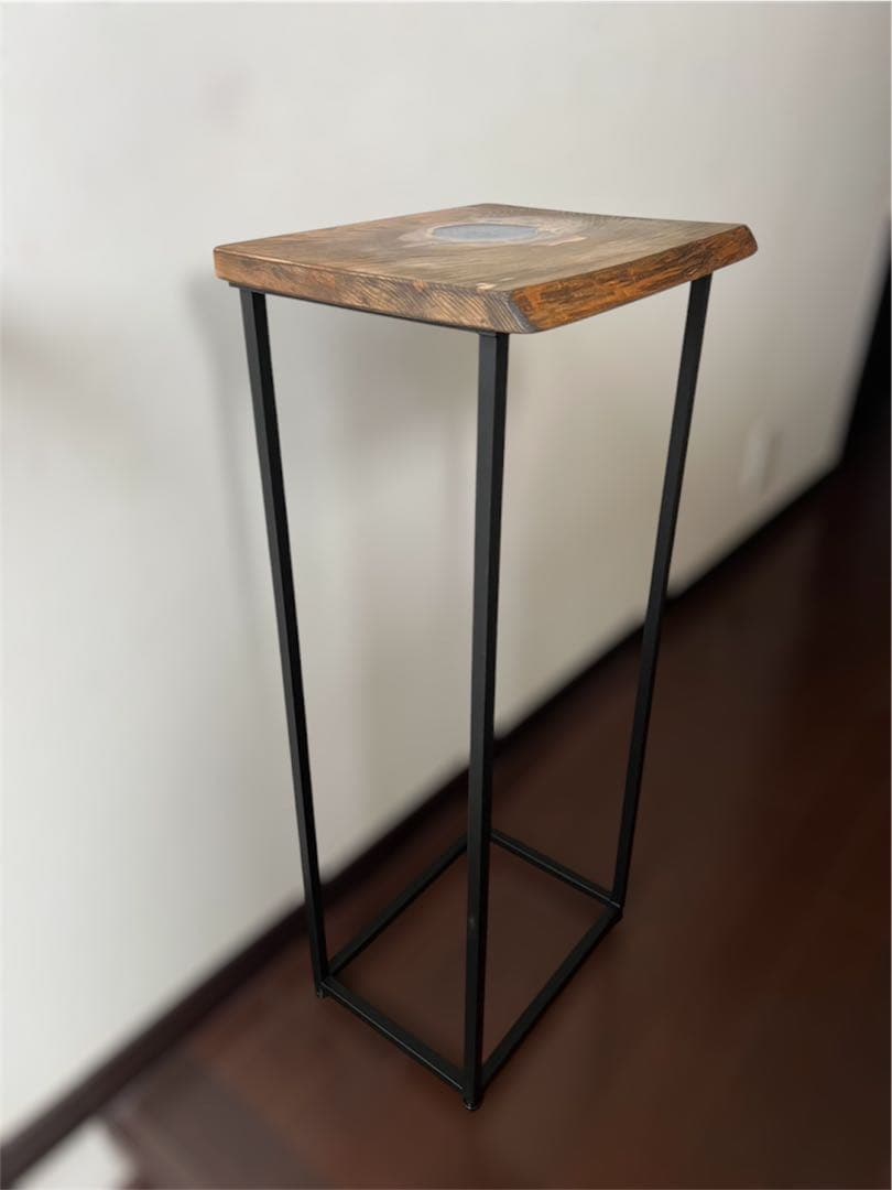 お洒落なウッドレジンテーブル