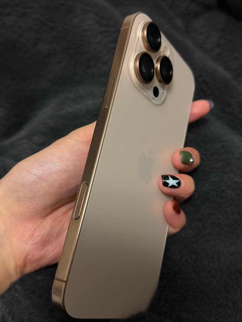 iPhone16ProMAX デザートチタニウム