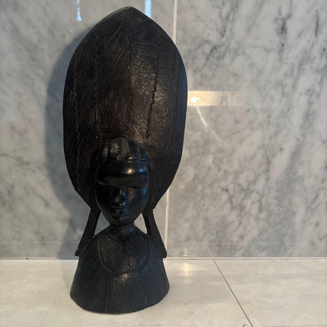 東アフリカアンティーク　美しい瞳と圧倒的な存在感の木彫りオブジェ