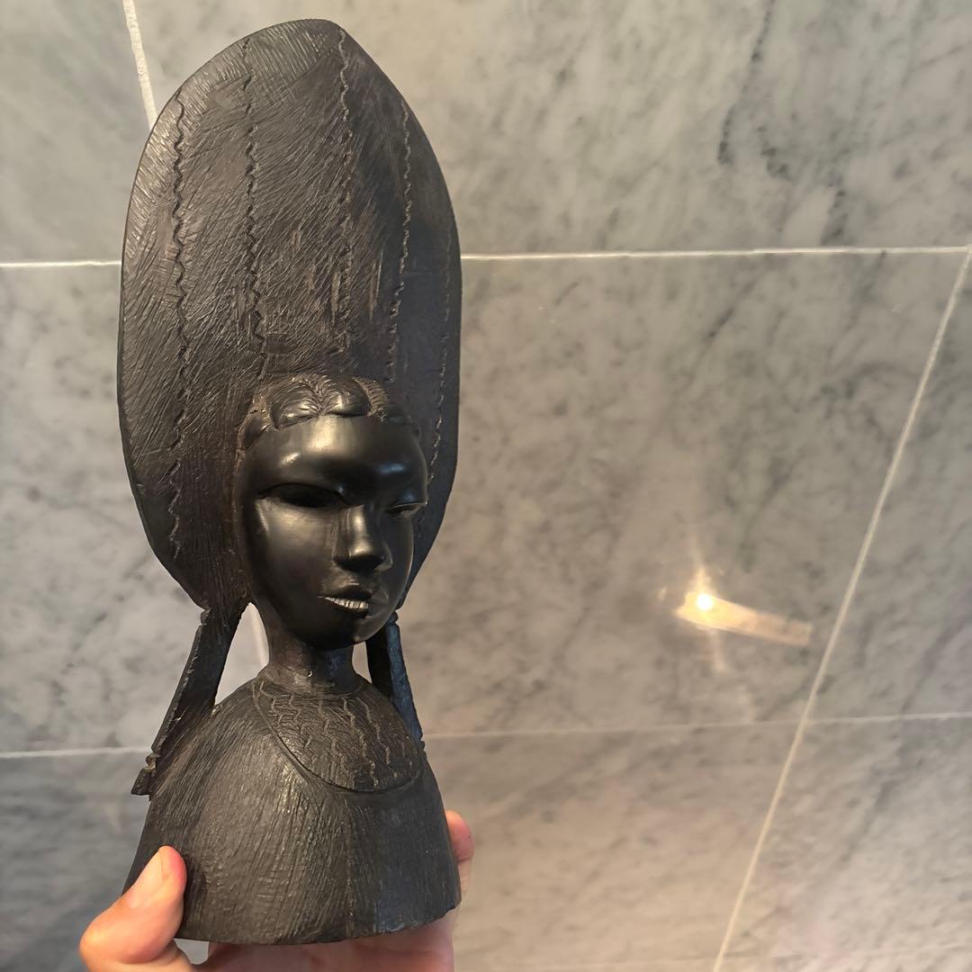 東アフリカアンティーク　美しい瞳と圧倒的な存在感の木彫りオブジェ