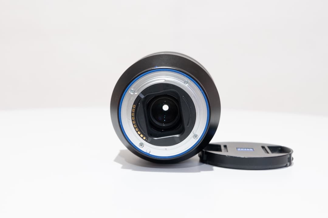 ZEISS Distagon 2/25 単焦点レンズ