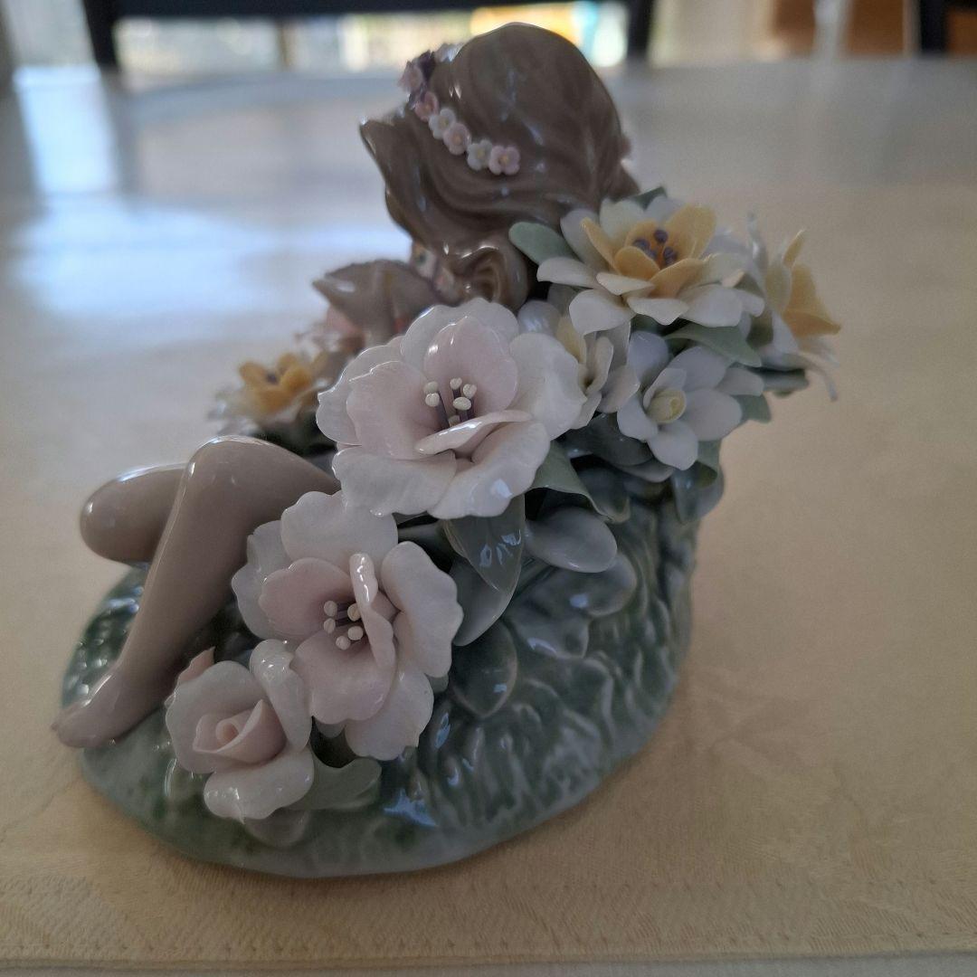 リヤドロ　蝶と戯れる小妖精　ガラスケース付属