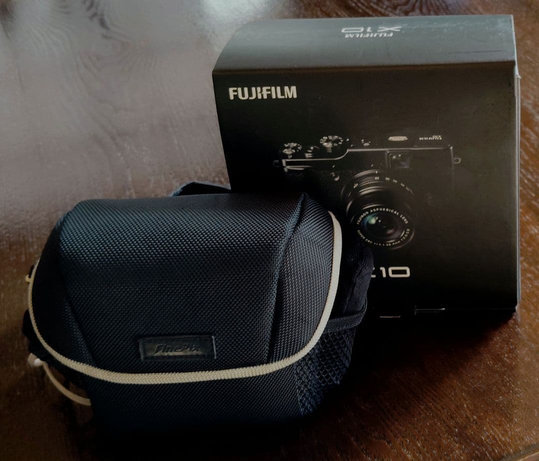 FUJIFILM　Ｘ10　高級コンパクトデジカメ　ＭＡＤＥＩＮ ＪＡＰＡＮ