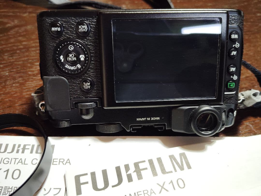 FUJIFILM　Ｘ10　高級コンパクトデジカメ　ＭＡＤＥＩＮ ＪＡＰＡＮ