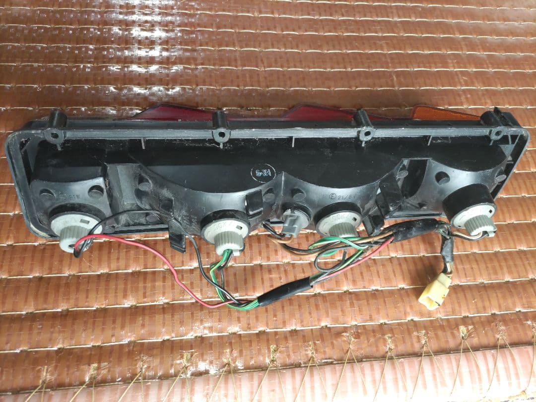 48年式日産サニーKB210 GX用テールランプ 左右セット