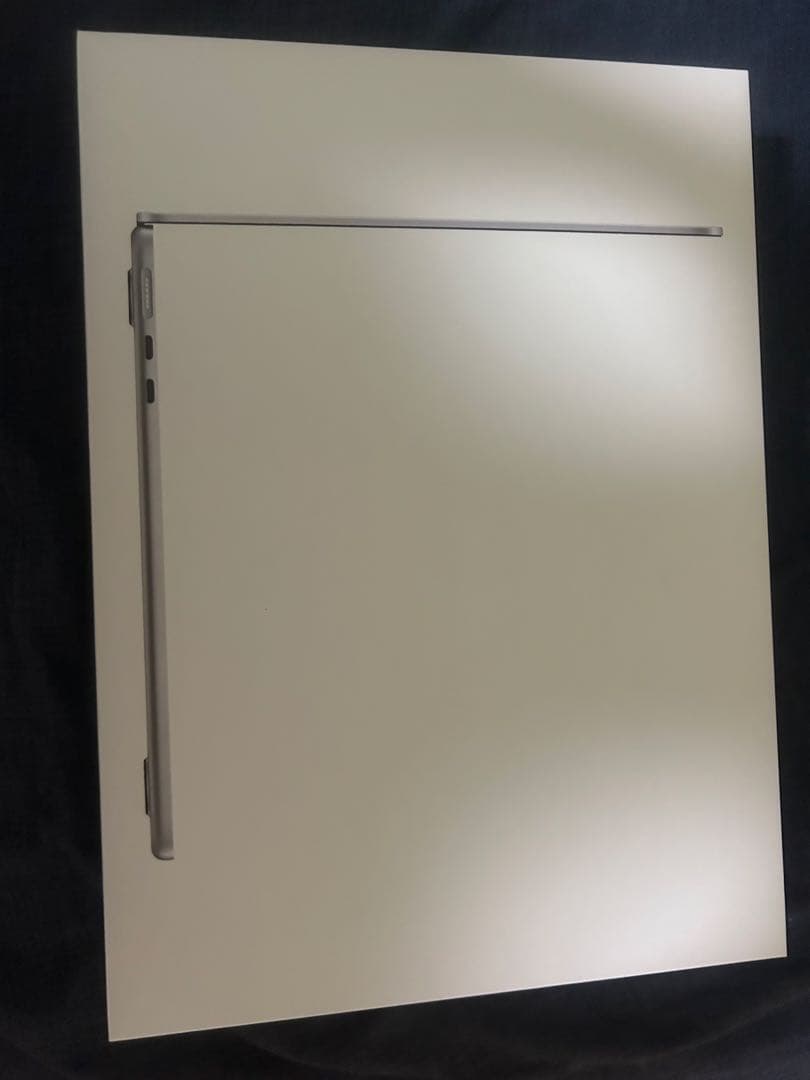 Apple MacBook Air M2本体　8GB 512GB