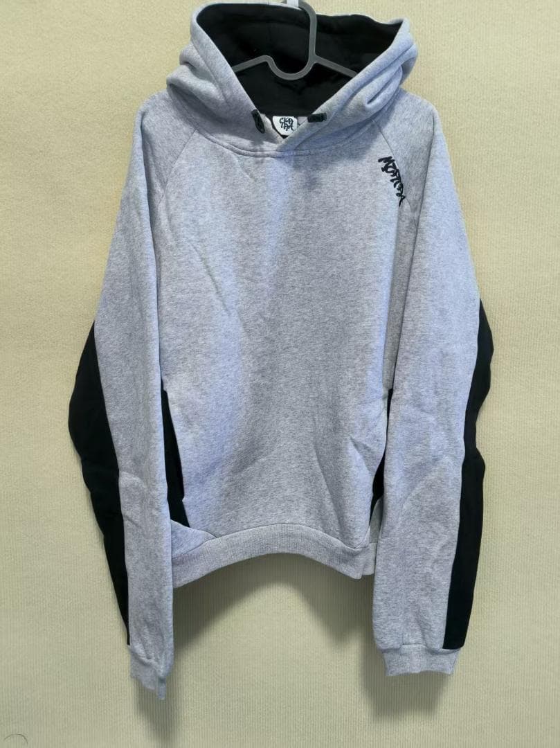 mertra メルトラ グレー フード付きパーカー 上下セット サイド黒パネル