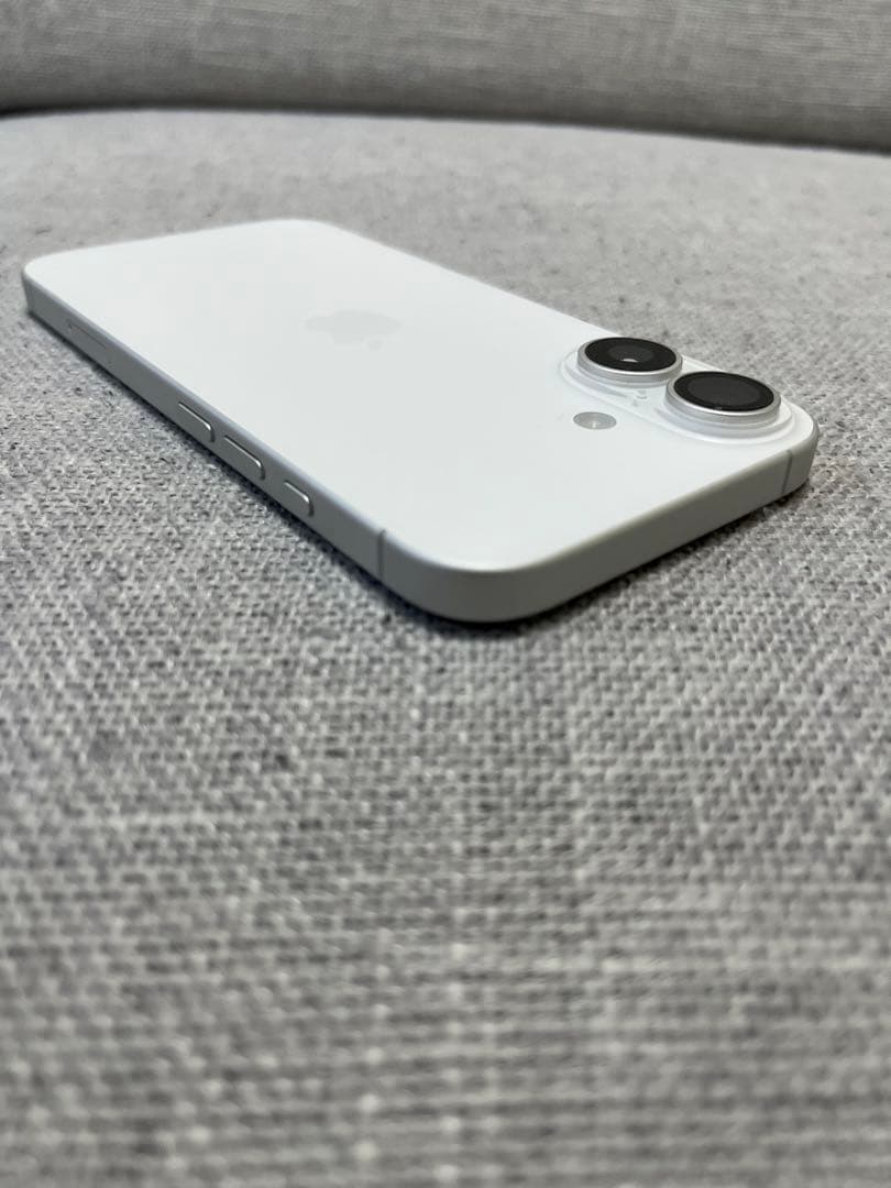 極美品 iPhone16 256GB ホワイト SIMフリー 残債無し