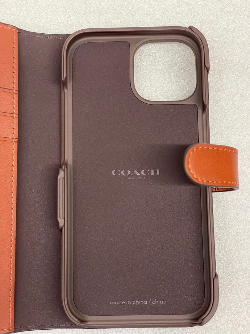 iPhone15 COACH手帳型ケース