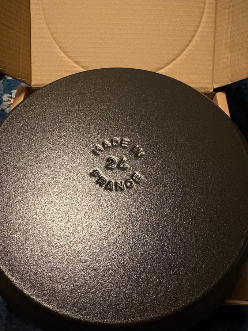 【新品】ピコ・ココット　ラウンド　ブラック　24㎝　3.8L ほうろう