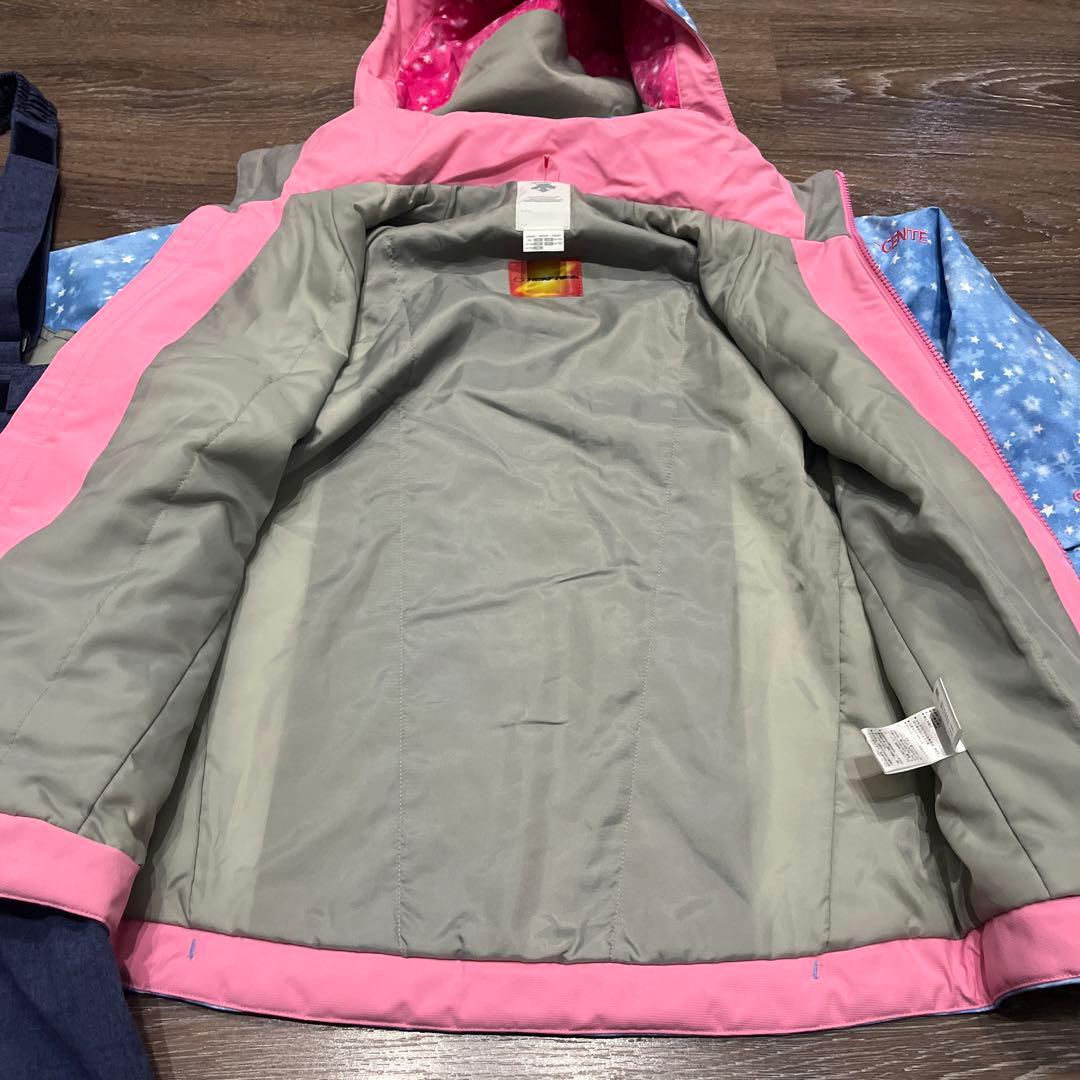 デサントほぼ未使用　150 女の子　スキーウェア 上下　スノーウェア