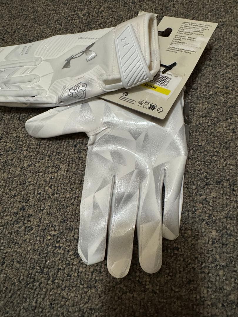 新品未使用 UA F9 NITRO グローブ M/M 限定版