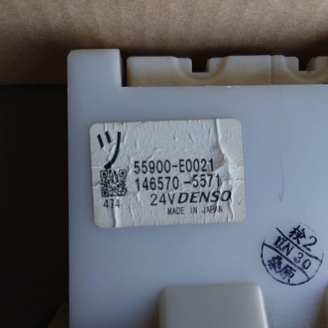 エアコンコントロールパネル 日野　プロフィア